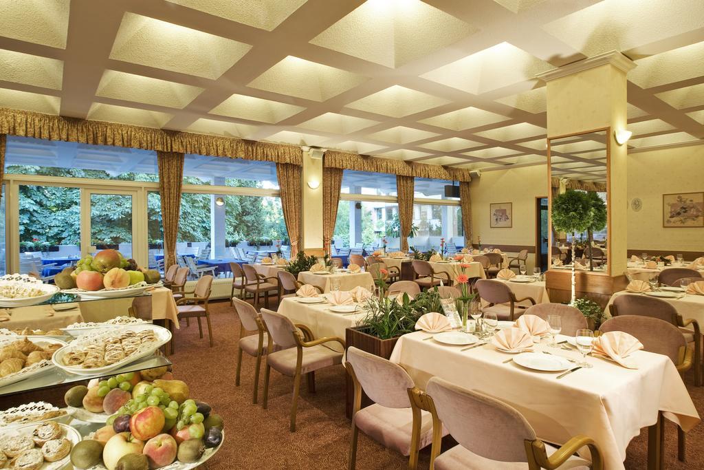 Hotel Patria Печ Ресторан фото